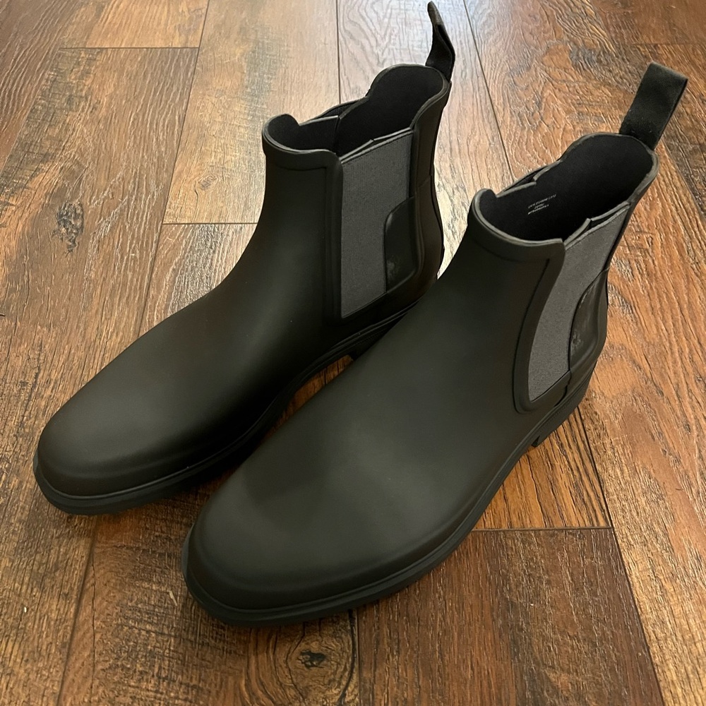 Hunter Black Chelsea Rain Boots